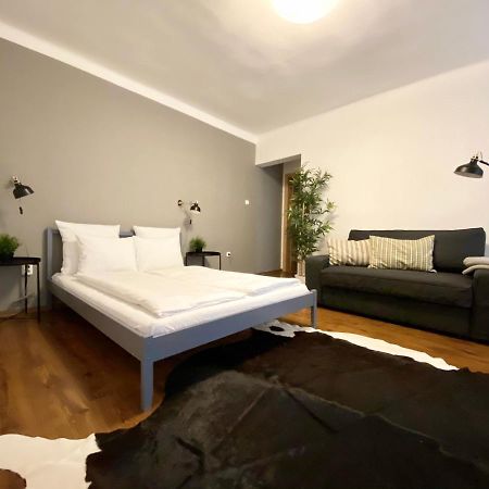 Budget Apartment By Hi5- Karoly 16 Budapest Exterior photo